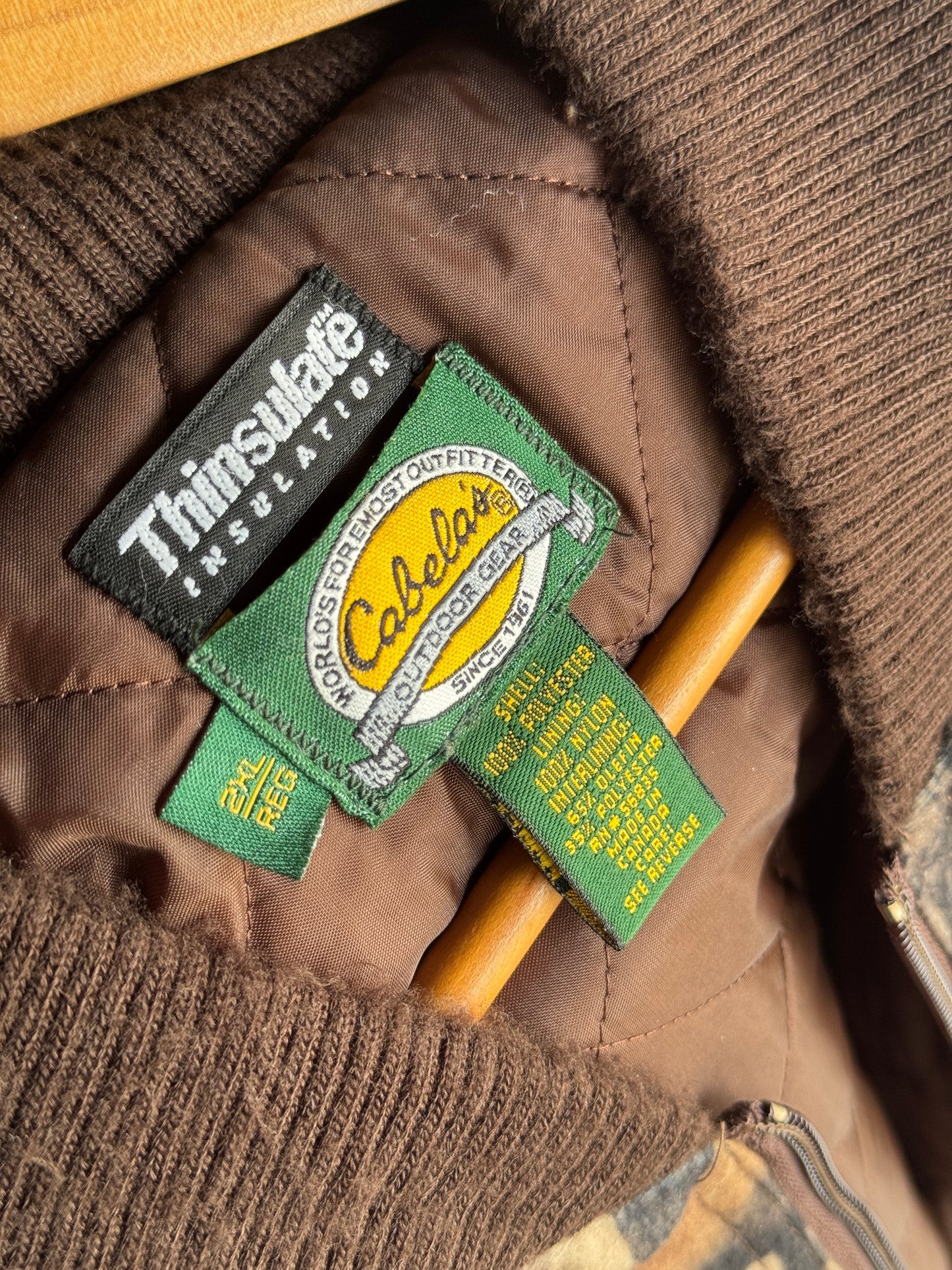 Vintage Cabela’s Thinsulate Camo Bomber Jacket (2XL)