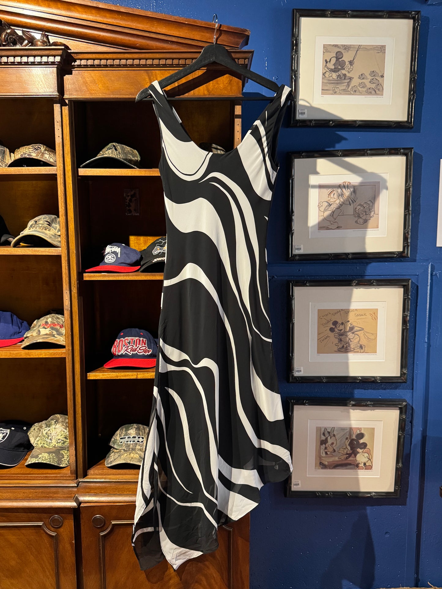 Vintage Black & White Swirl Asymmetrical Dress – Breakin’ Loose (5/6)