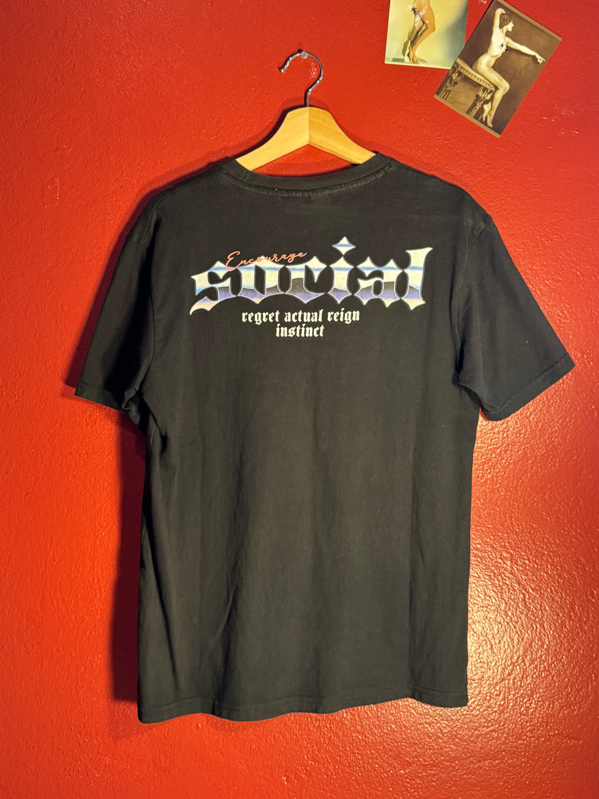 Encourage Social Justice Graphic Tee [M]