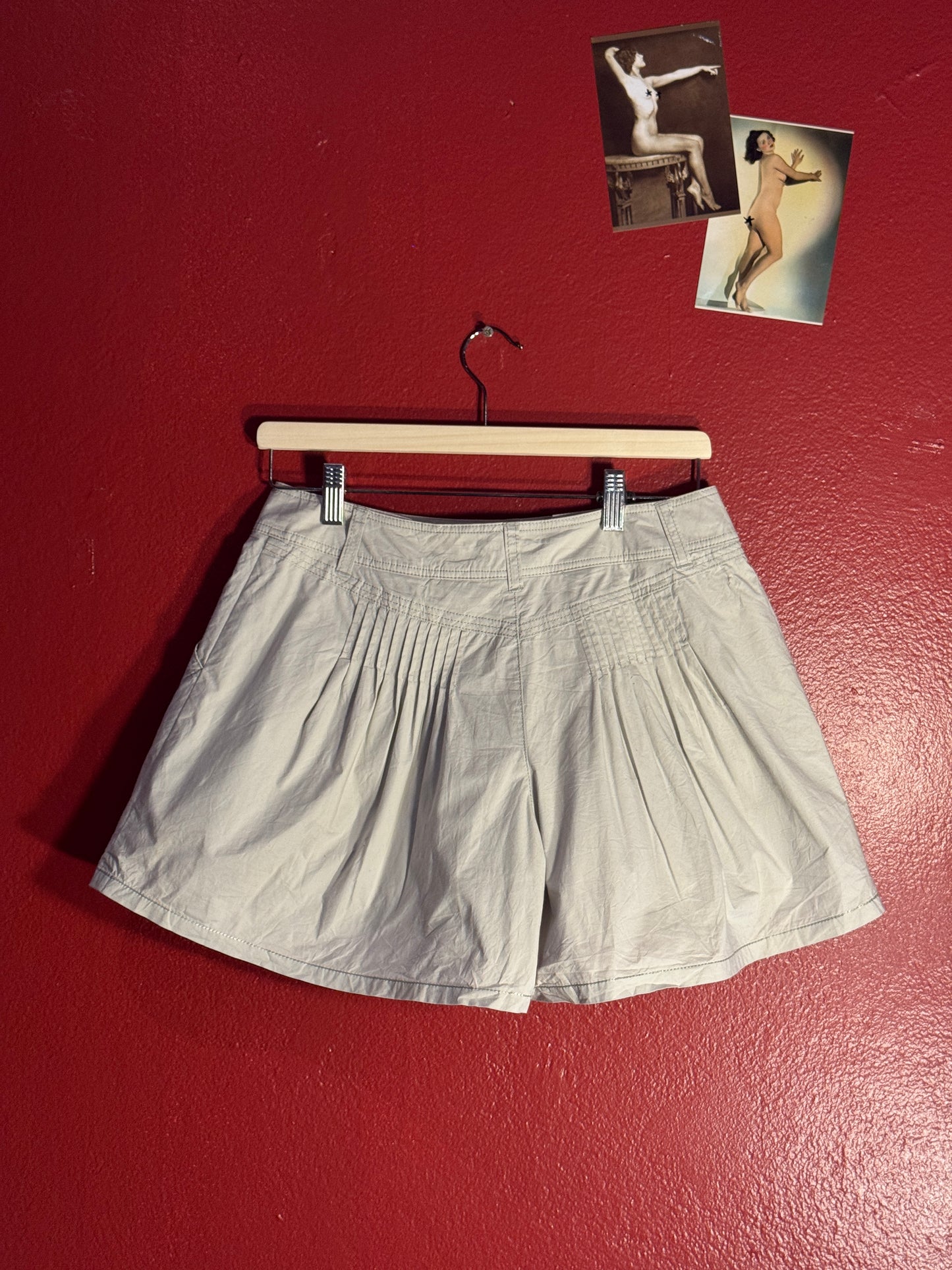 Vintage Burberry Blue Label Pleated Shorts - 38 (AU 10)