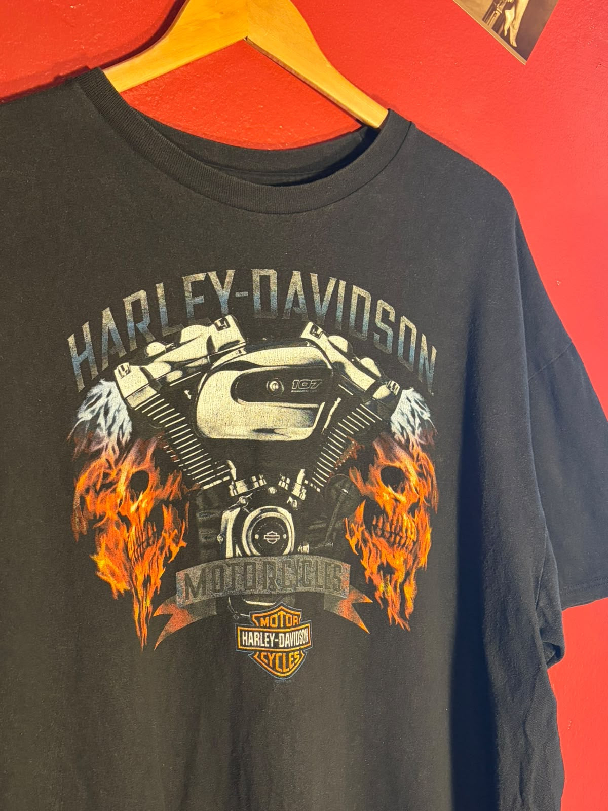 Harley Davidson Las Vegas Flaming Skulls T Shirt [XXL]