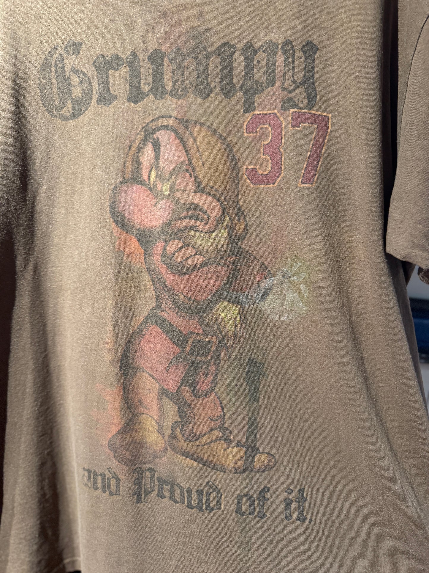 Grumpy Unisex Brown Disney Tee [2XL]