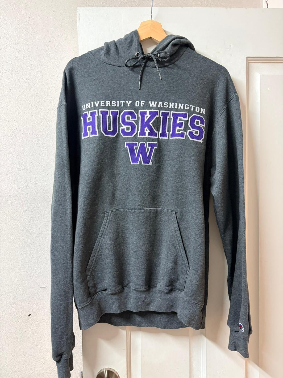 Champion Huskies Crewneck Jumper [M]
