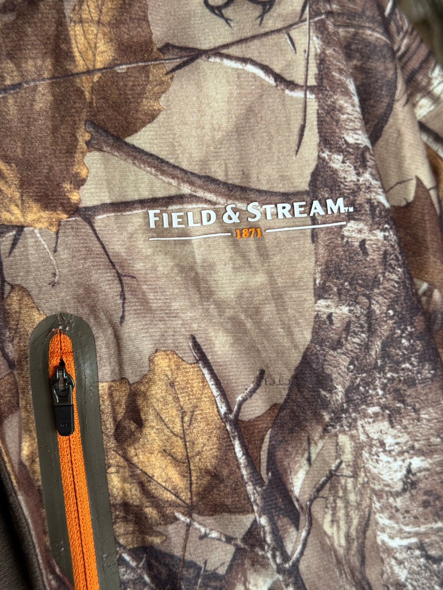 Vintage Field & Stream “HydroProof Ultra” Camo Jacket (Size XL)