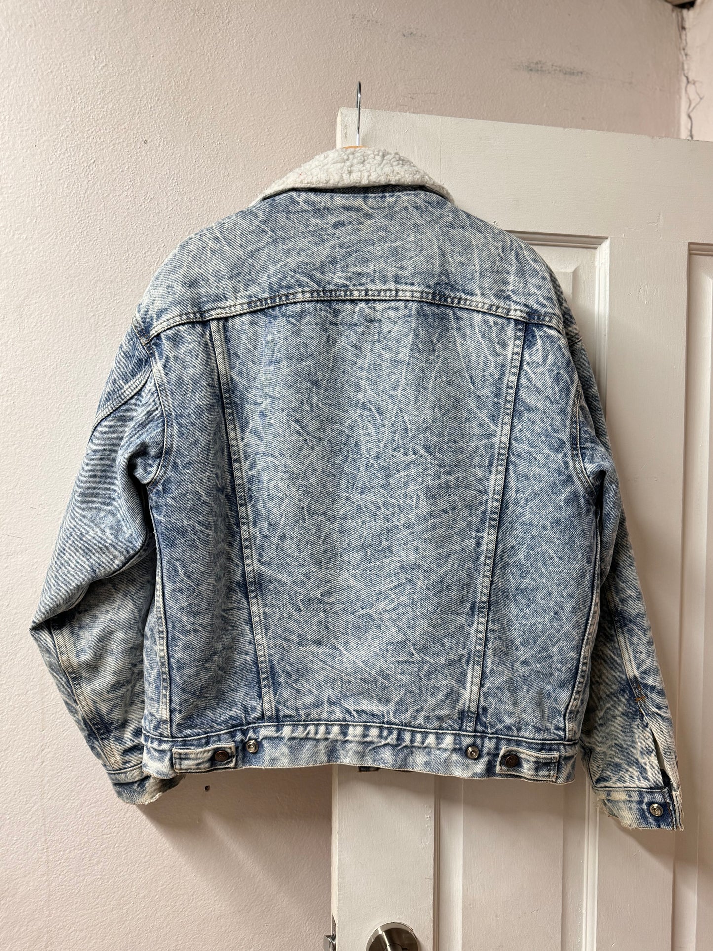 Vintage Levis Denim Jacket with Sheepskin Lining [M]