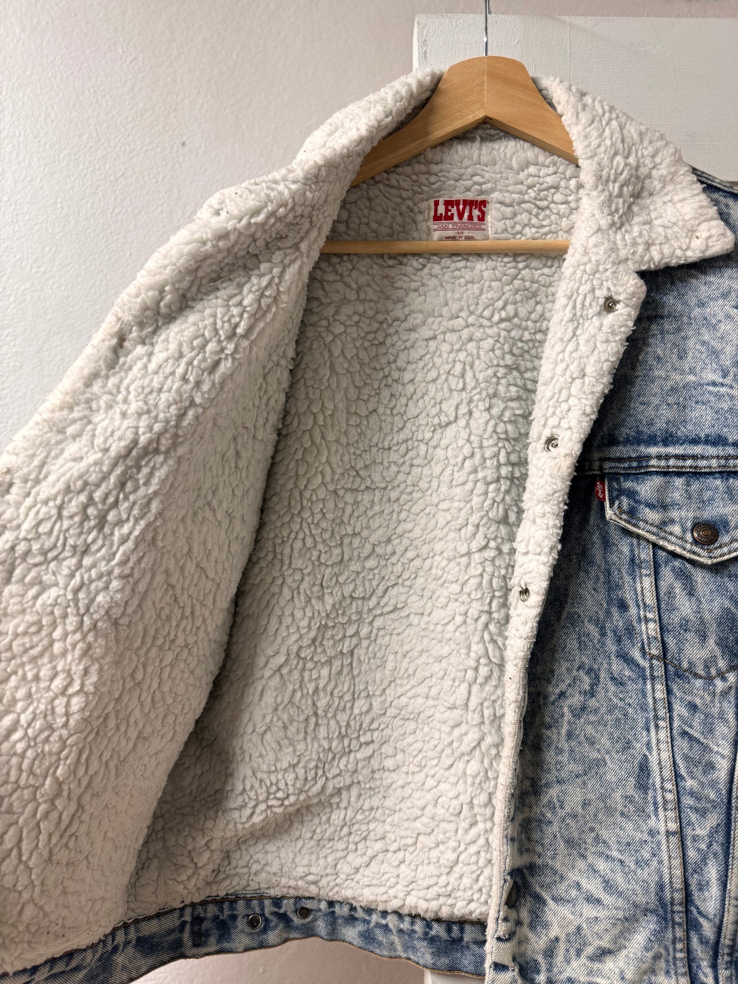 Vintage Levis Denim Jacket with Sheepskin Lining [M]