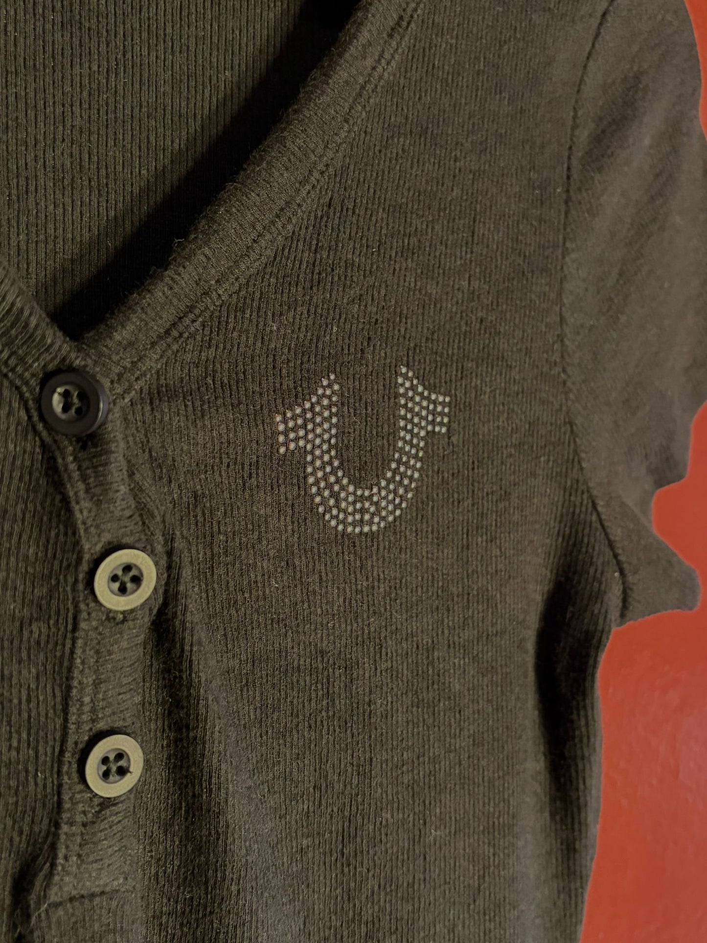 True Religion Rhinestone Horseshoe Henley T-Shirt [M]