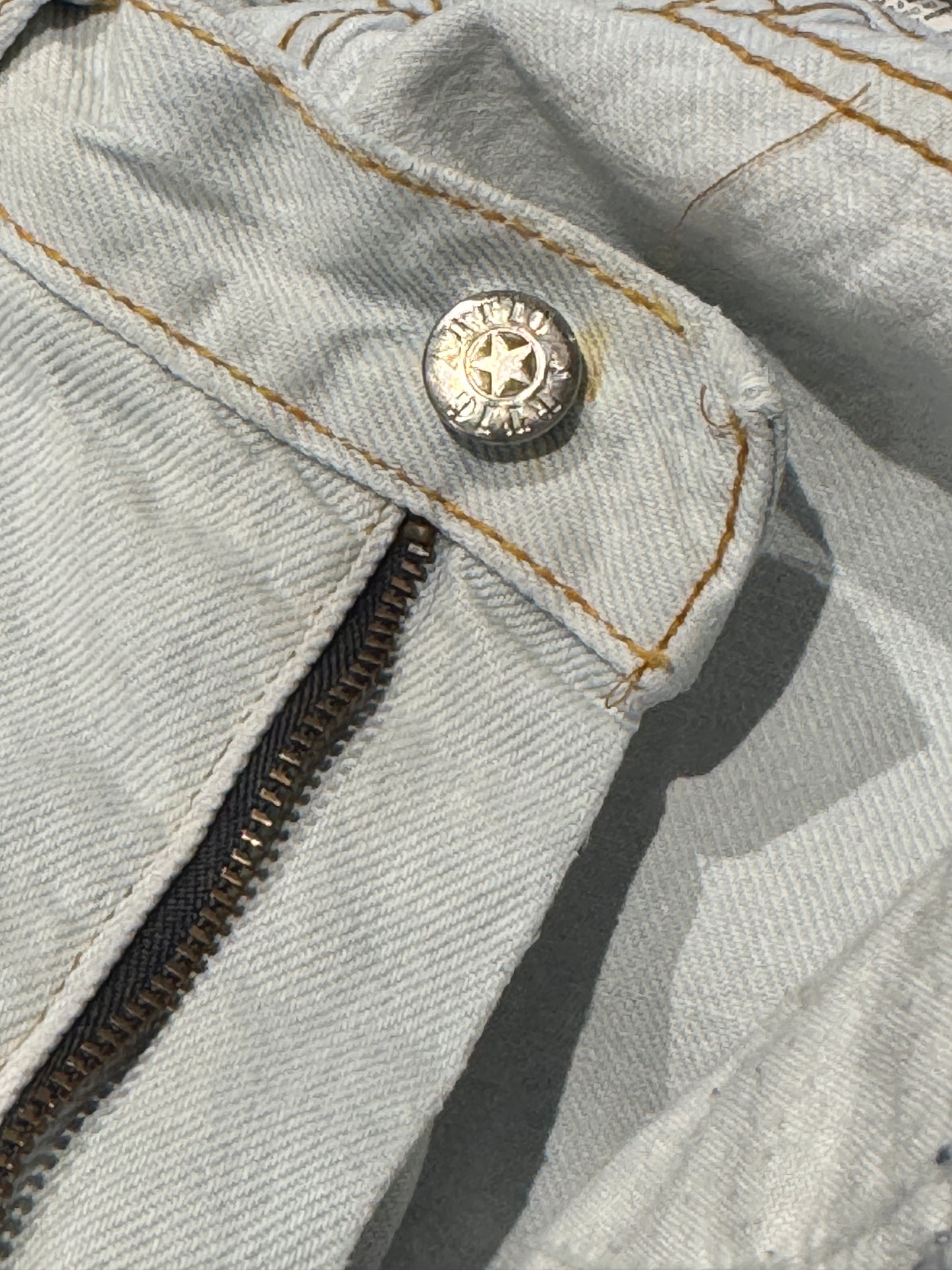 Vintage Artic Light-Wash Tapered Jeans – Embroidered Faces (W28)