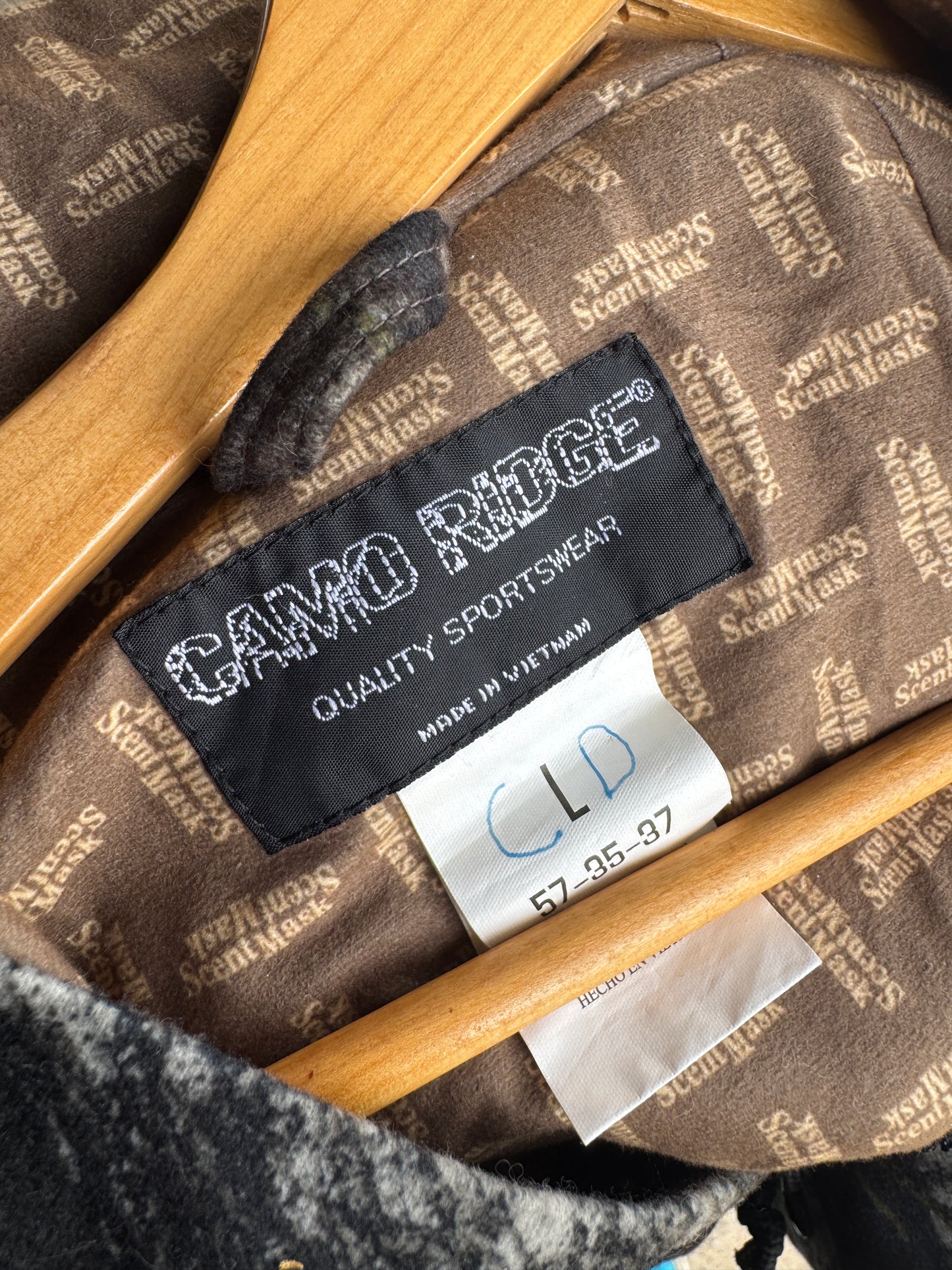 Vintage Camo Ridge ScentMask Jacket (Size L)