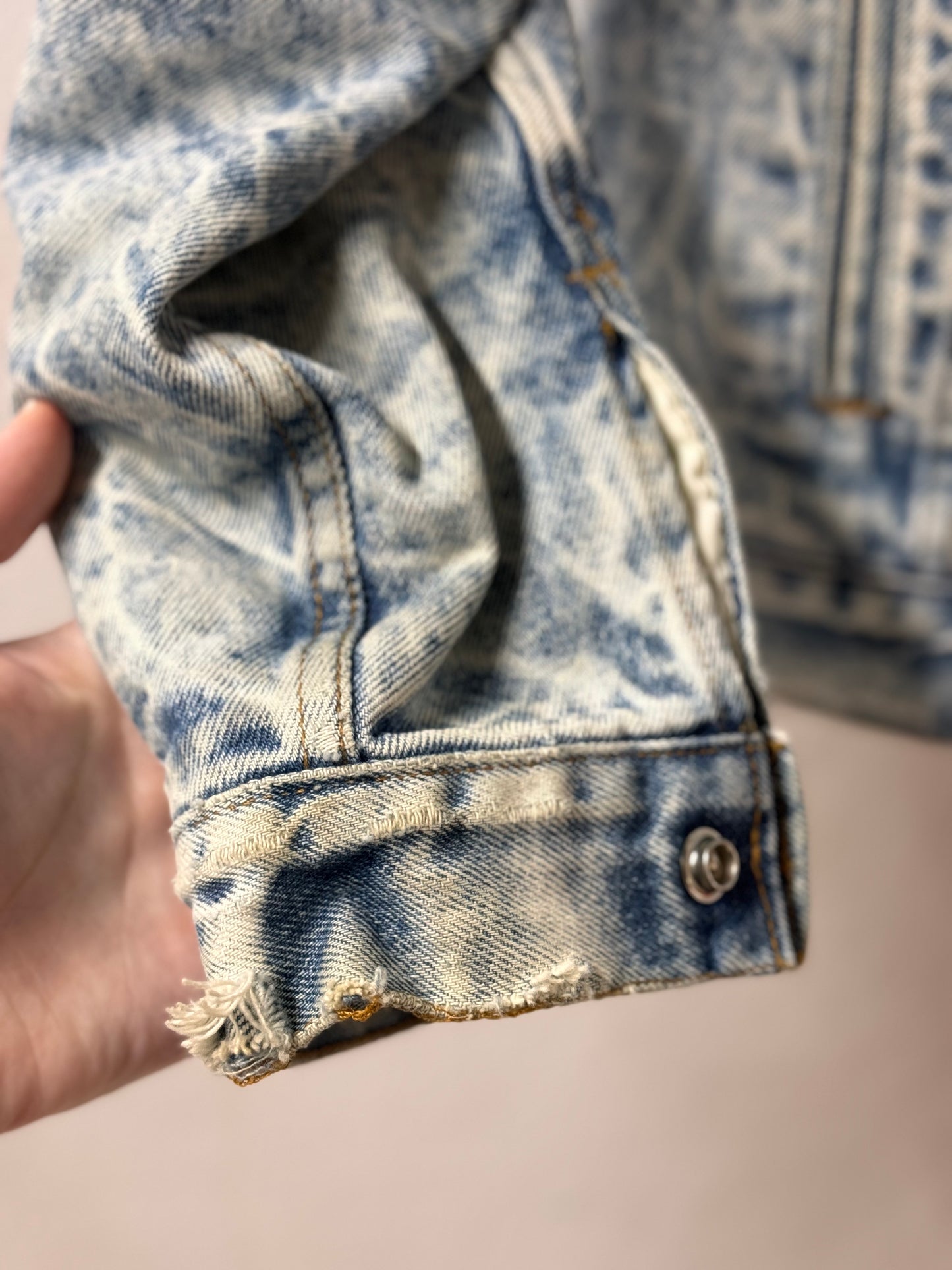 Vintage Levis Denim Jacket with Sheepskin Lining [M]