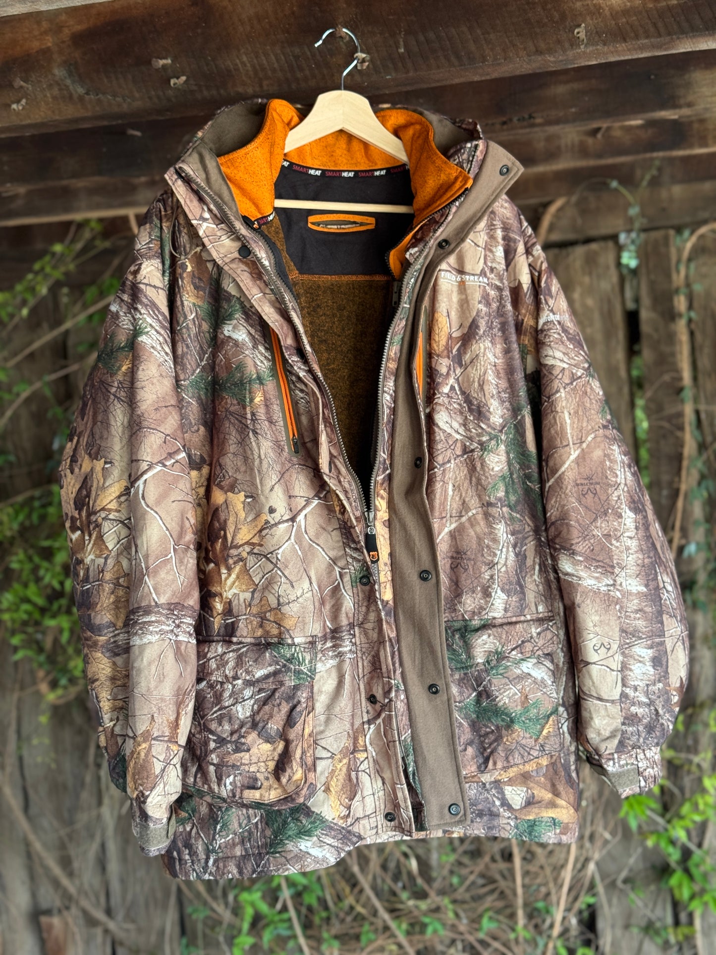 Vintage Field & Stream “HydroProof Ultra” Camo Jacket (Size XL)