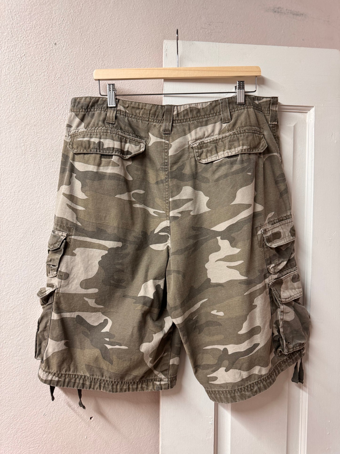 Lee Camo Cargo Shorts [36"]