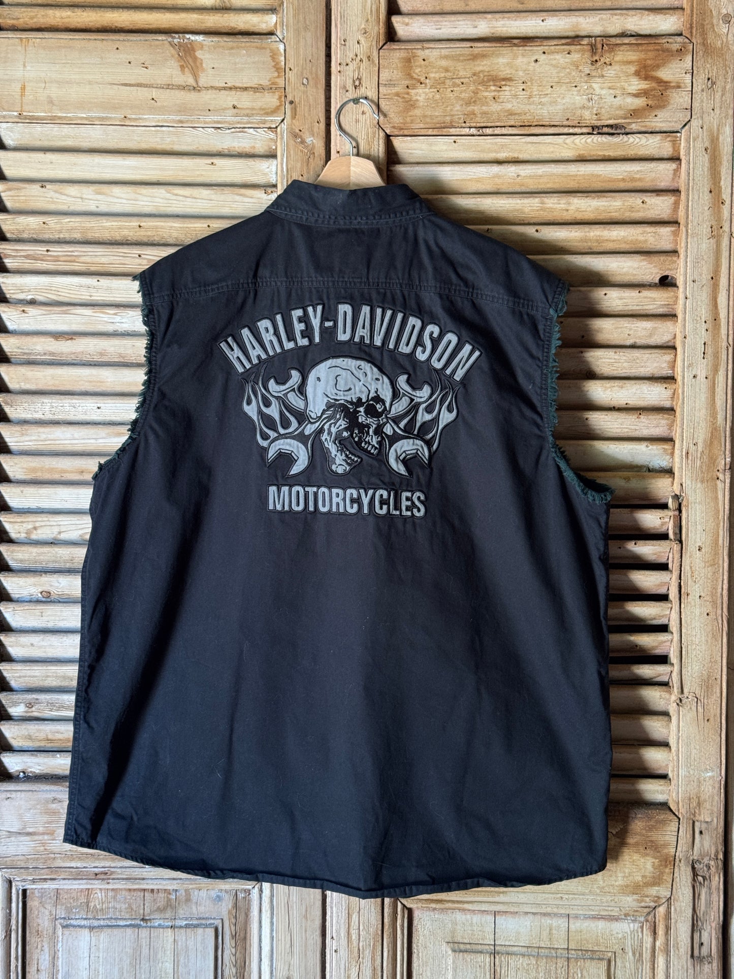 Sleeveless Skull & Flames Shirt