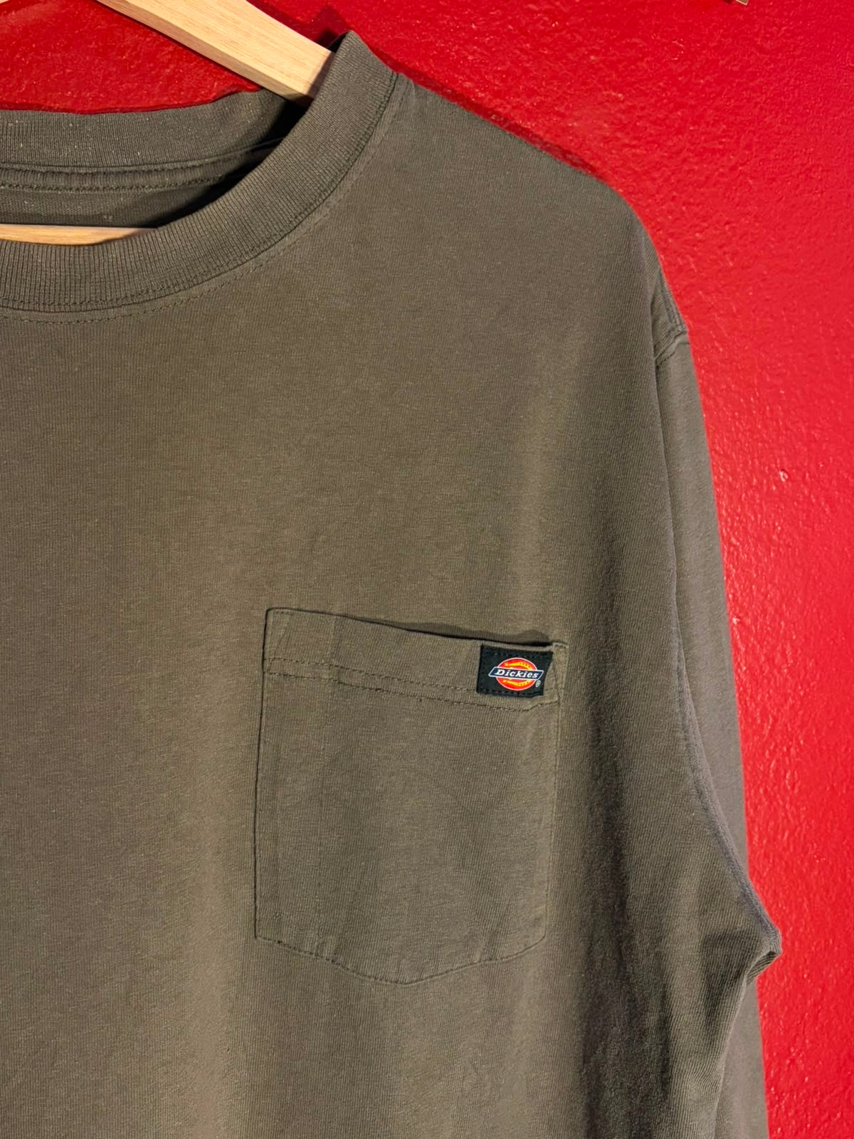 Dickies Faded Olive Green Long Sleeve Pocket T-Shirt [M]