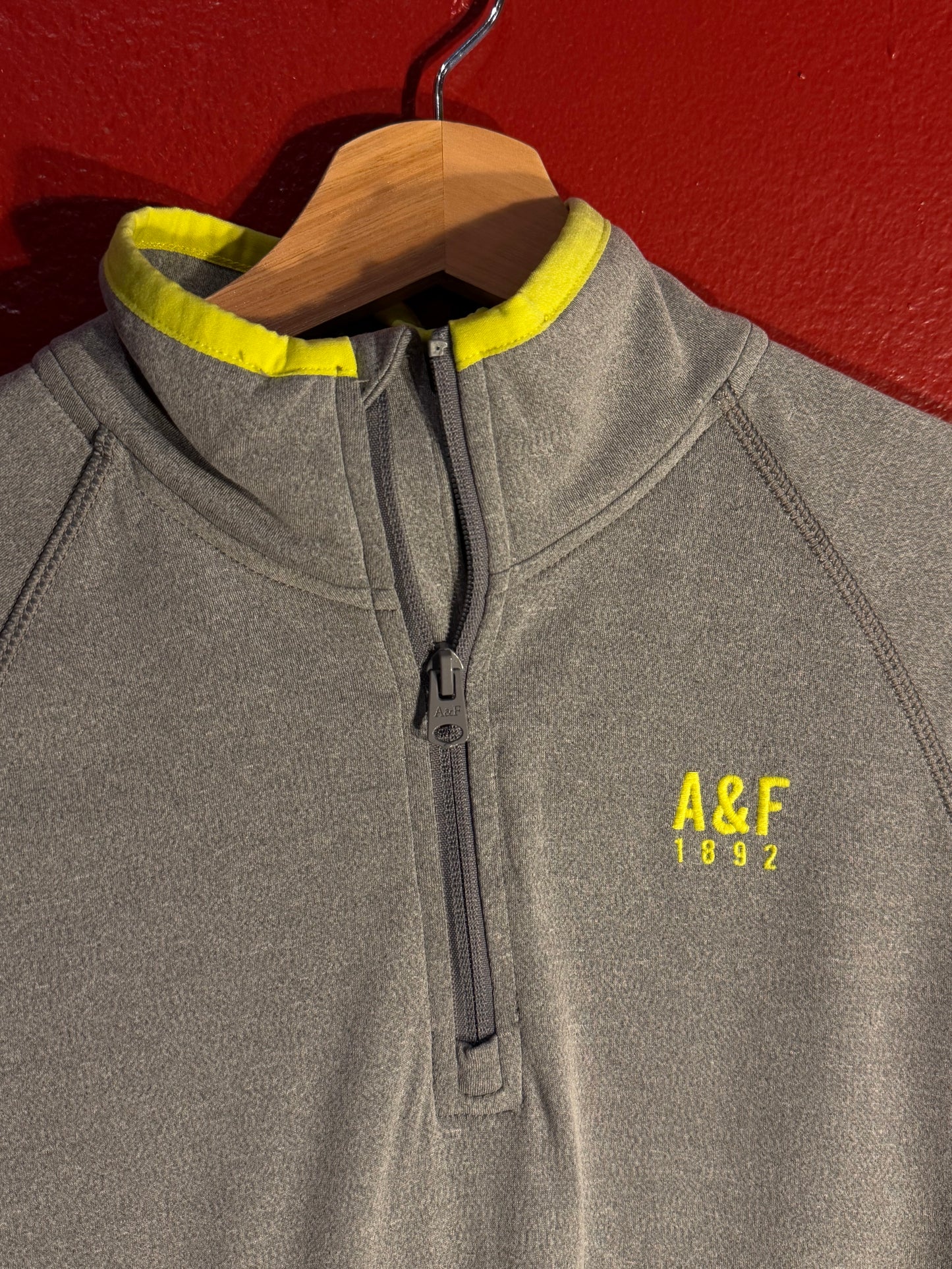 Abercrombie & Fitch Long Sleeve Running Tee [M]