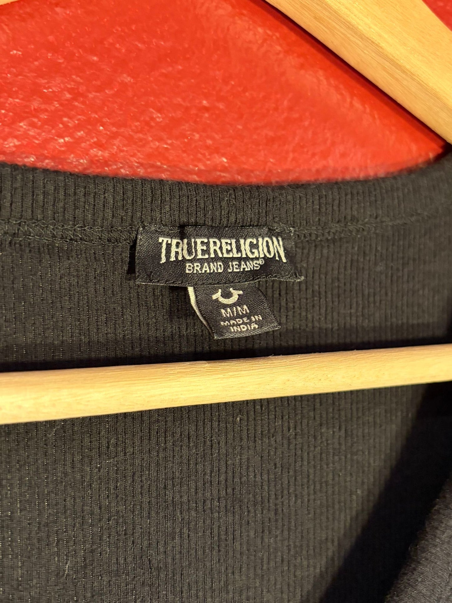 True Religion Rhinestone Horseshoe Henley T-Shirt [M]