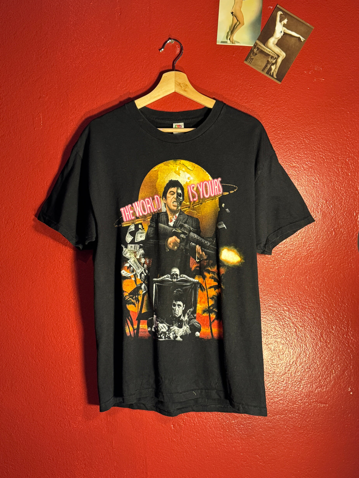 Scarface The World Is Yours Graphic T-Shirt [L]