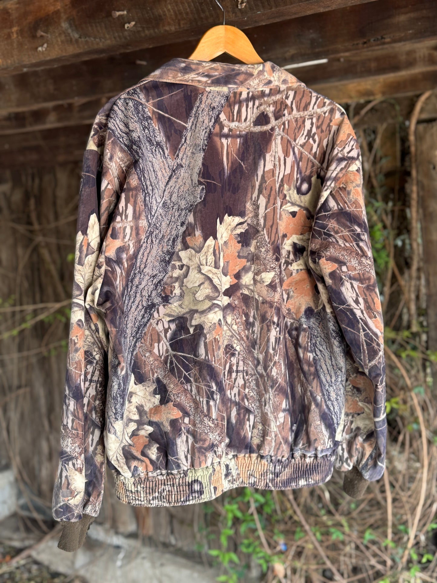 Vintage Pella Camo Bomber Jacket (Size XL)