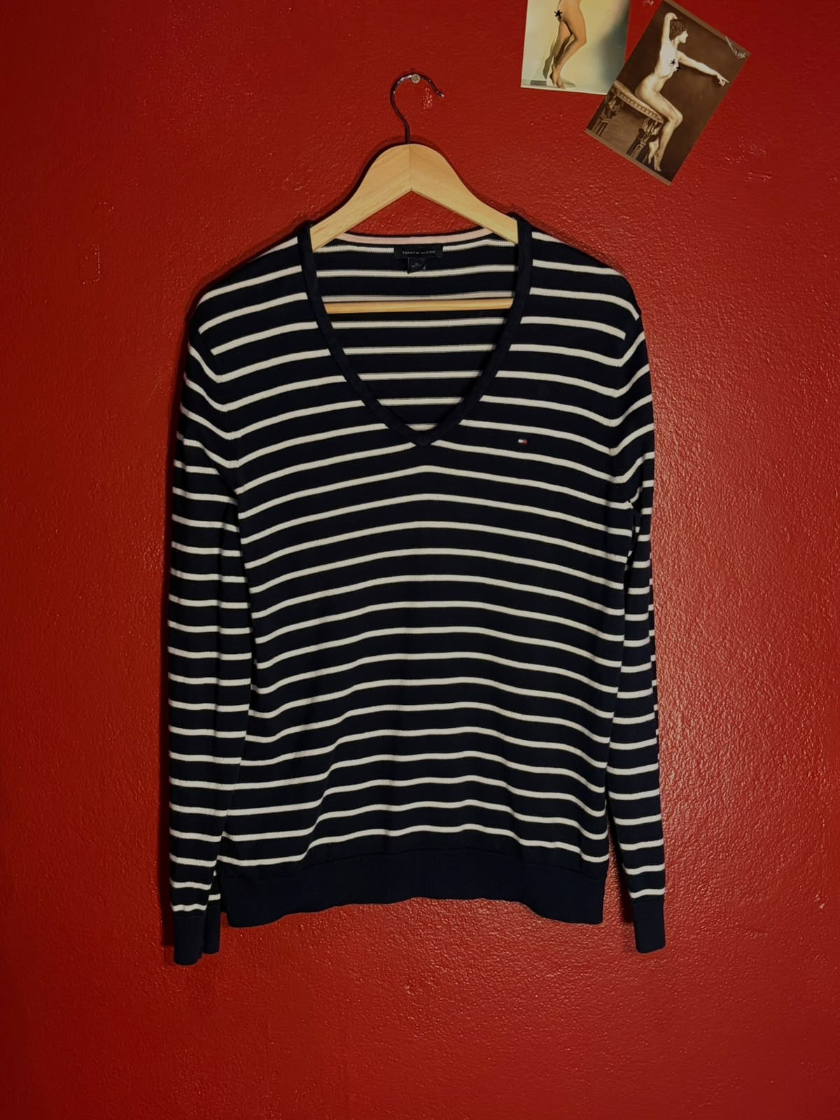 Tommy Hilfiger Navy & White Striped V-Neck Knit Sweater - Size XL