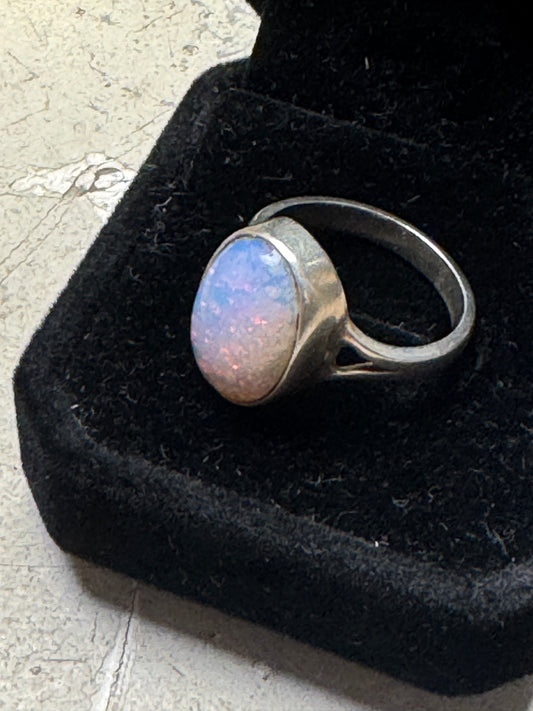 Vintage Sterling Silver Ring with Iridescent Opal Glass Cabochon – 925