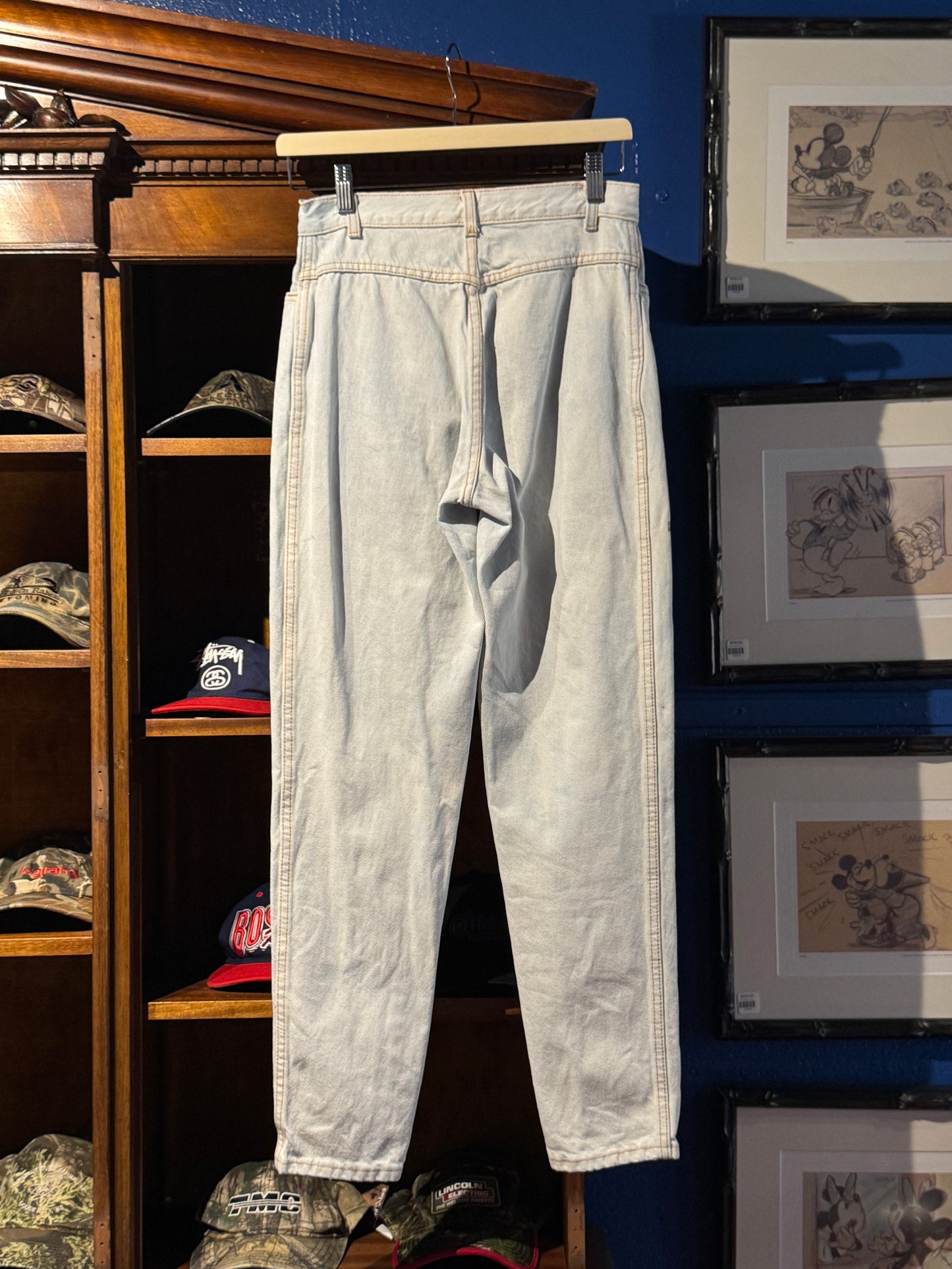 Vintage Artic Light-Wash Tapered Jeans – Embroidered Faces (W28)