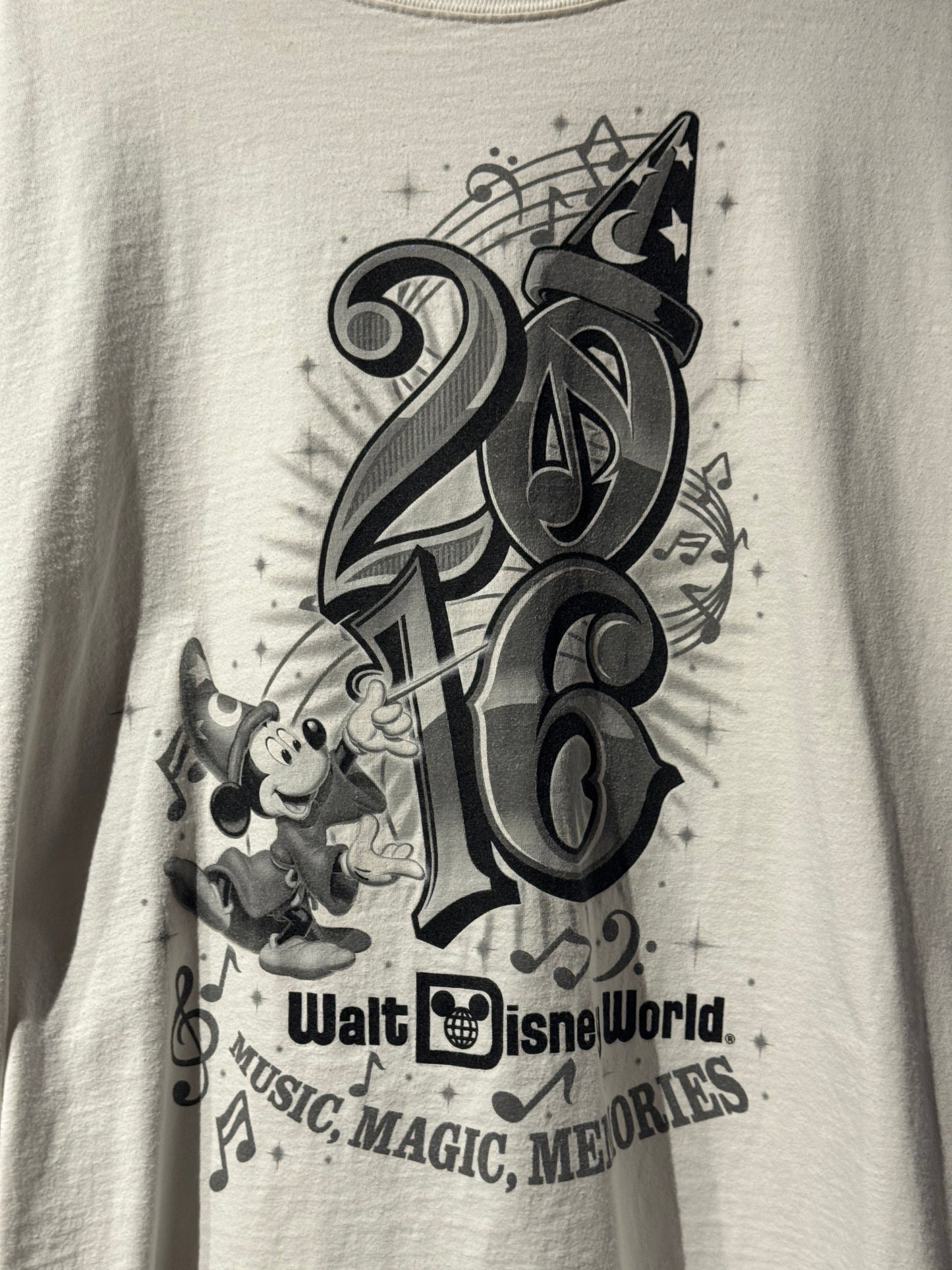 Long Sleeve White Disney Tee [L]