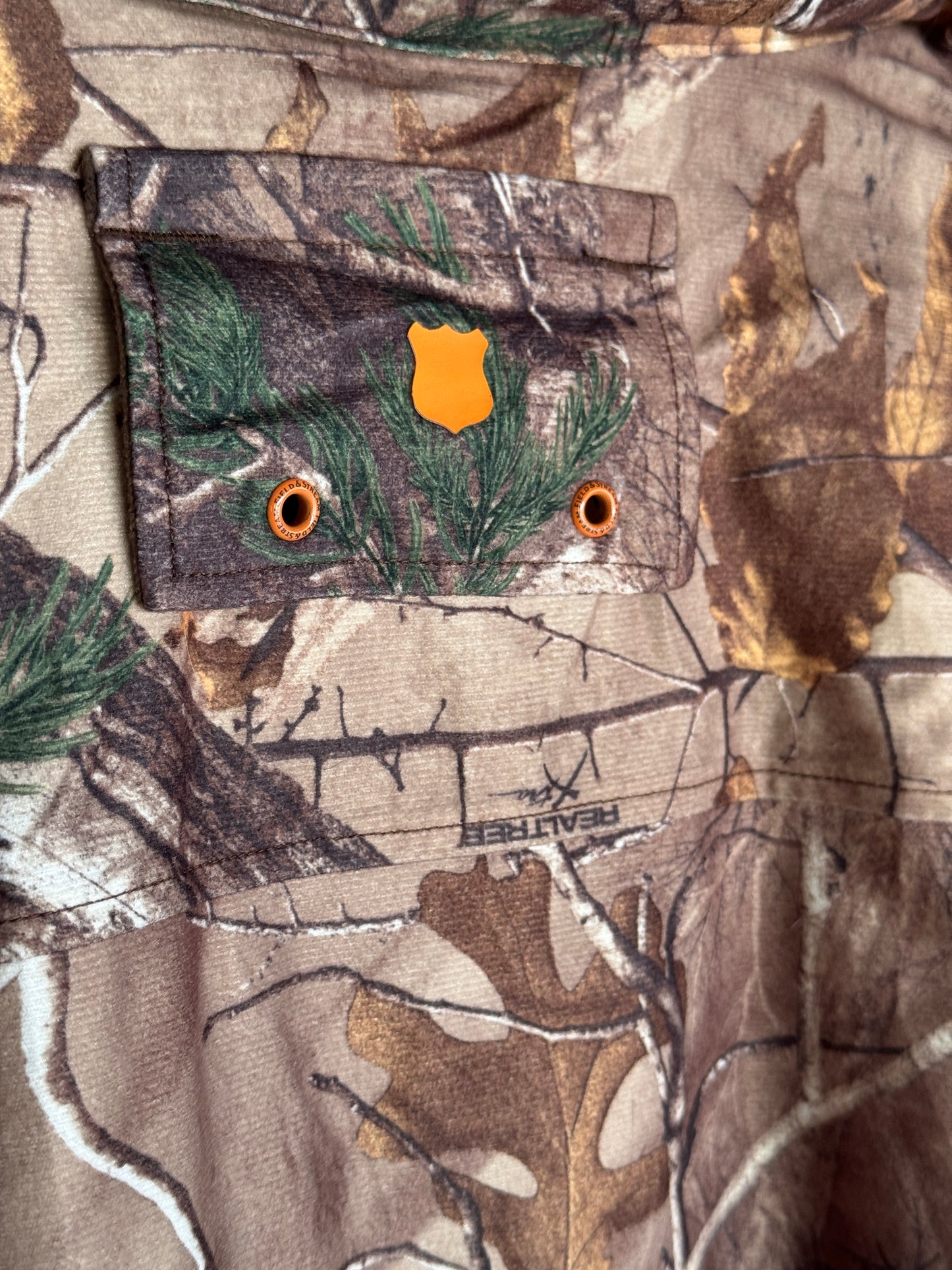 Vintage Field & Stream “HydroProof Ultra” Camo Jacket (Size XL)