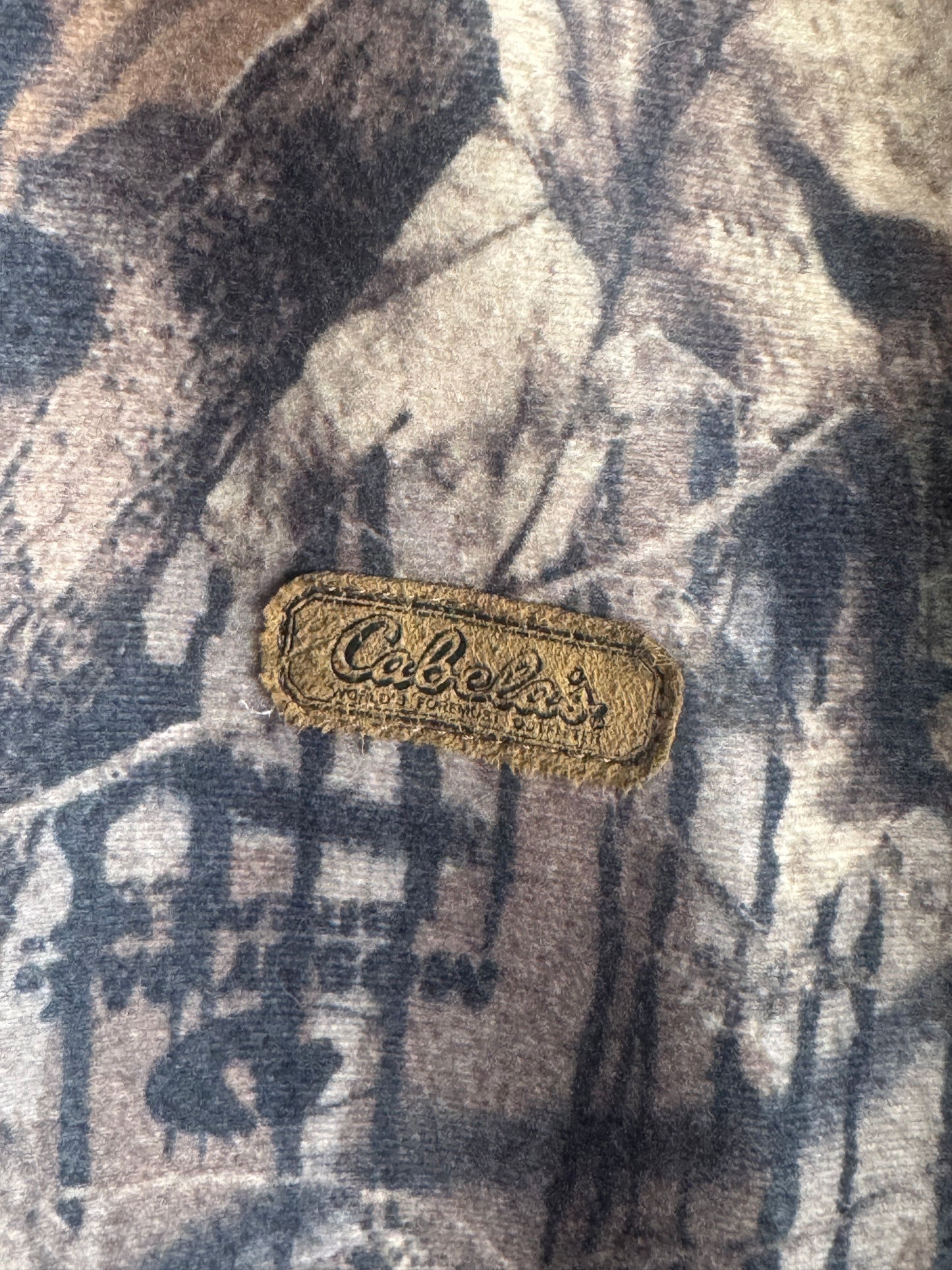 Vintage Cabela’s Thinsulate Camo Bomber Jacket (2XL)