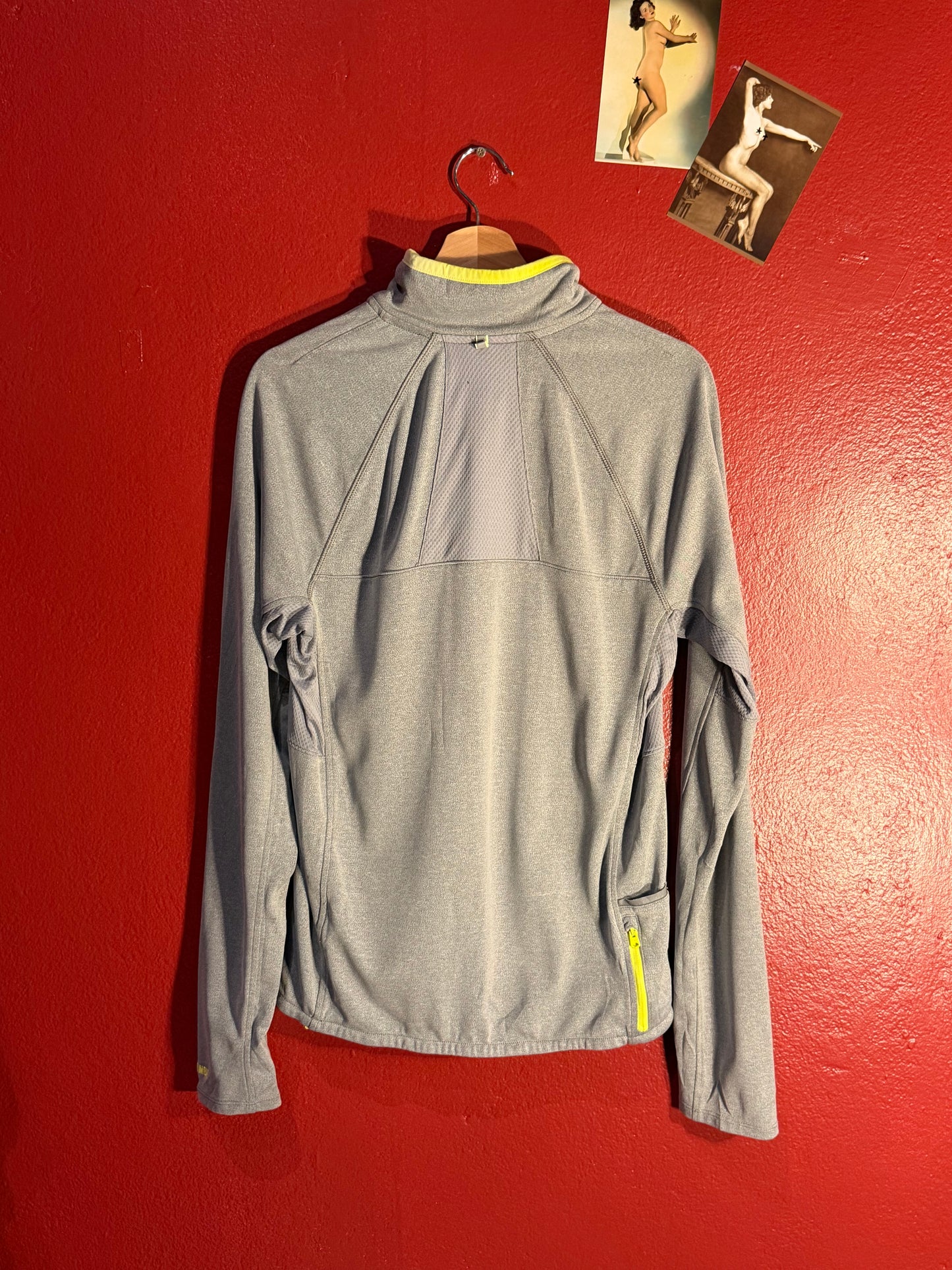 Abercrombie & Fitch Long Sleeve Running Tee [M]