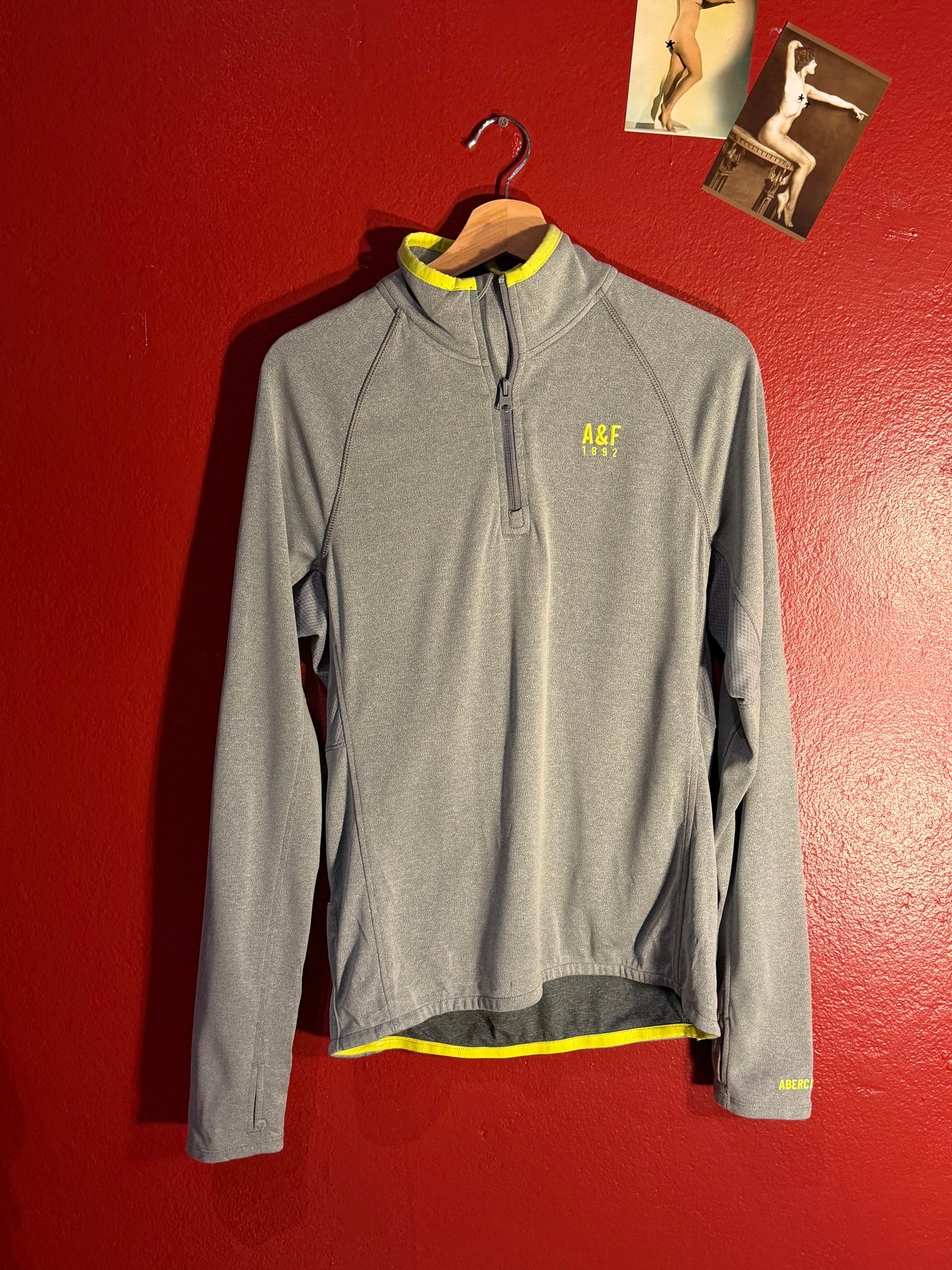 Abercrombie & Fitch Long Sleeve Running Tee [M]
