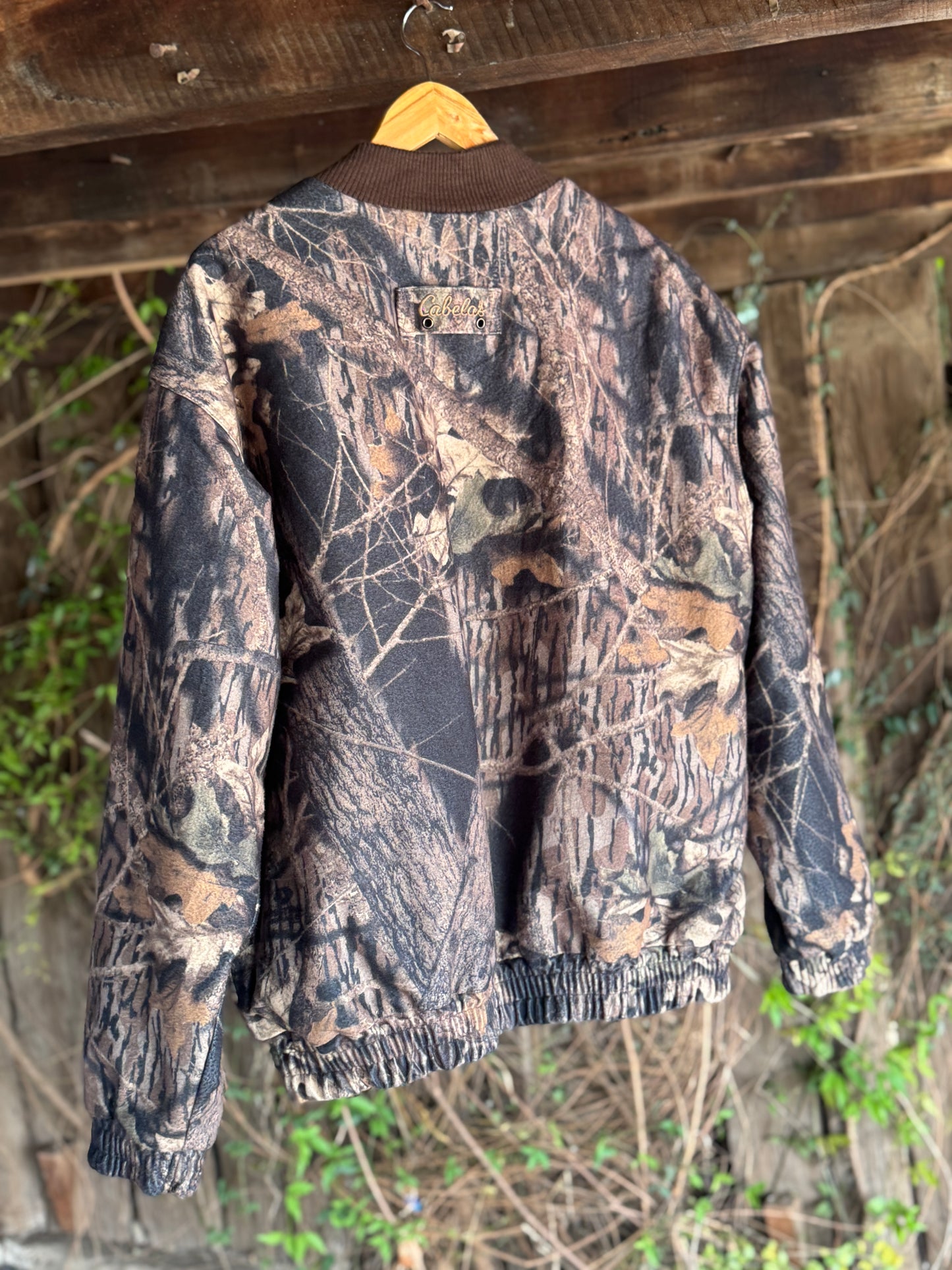 Vintage Cabela’s Thinsulate Camo Bomber Jacket (2XL)
