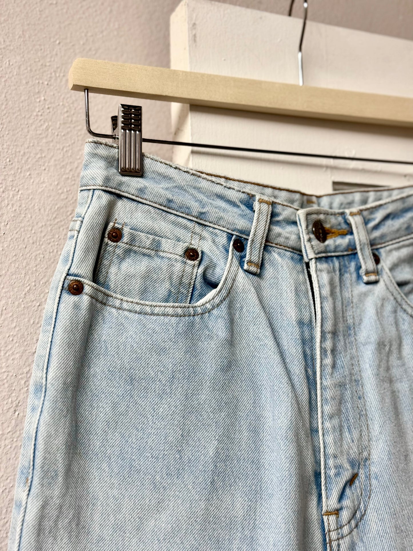 Vintage Levi's 515 Jeans - Made in Japan [27"]