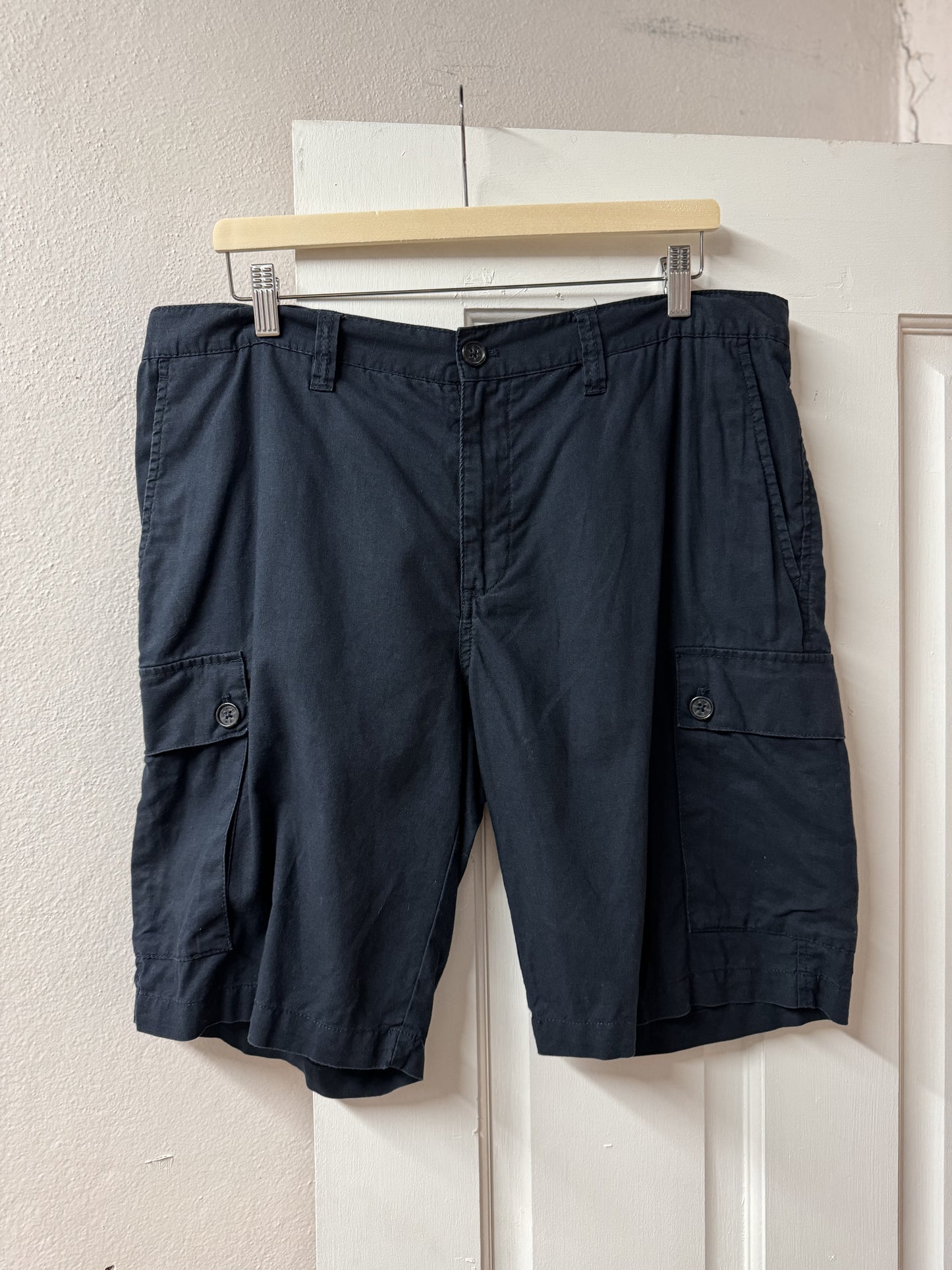 Michael Kors Black Linen Cargo Shorts [36"]