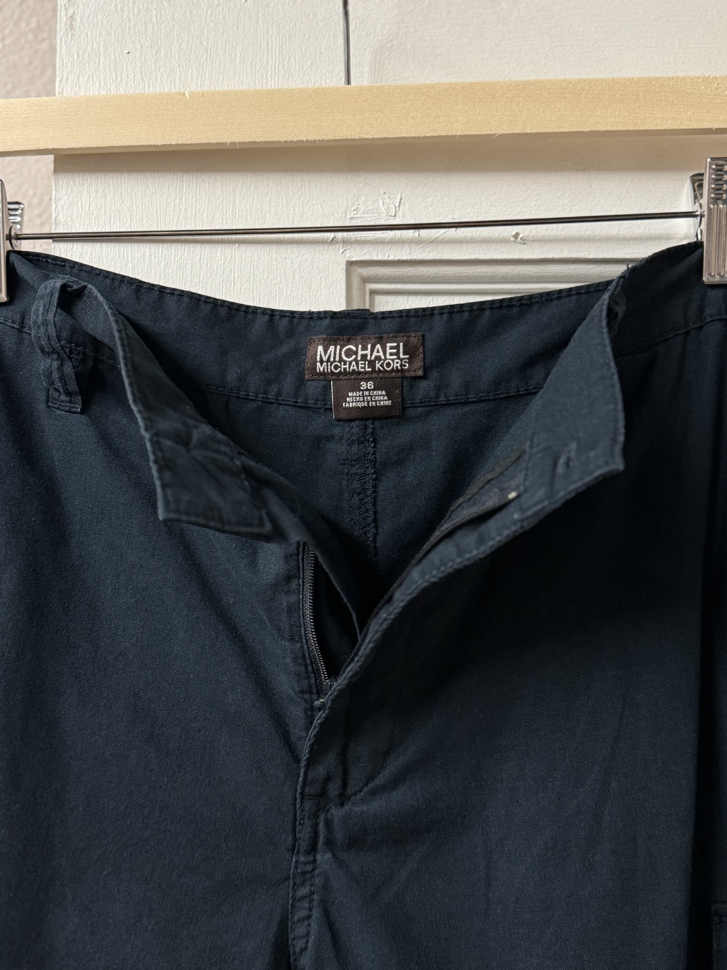 Michael Kors Black Linen Cargo Shorts [36"]