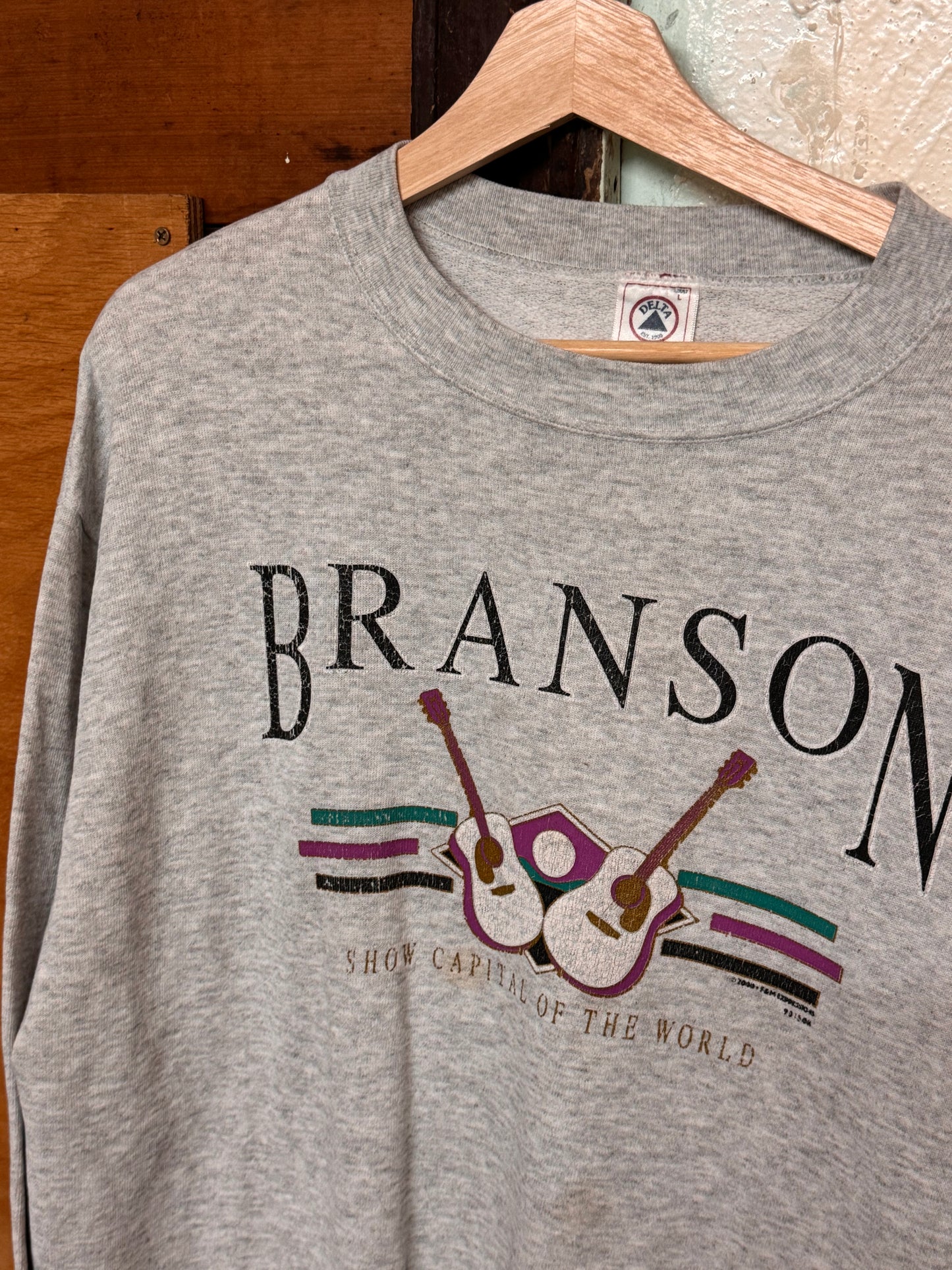 Vintage Branson Crewneck Sweater [M/XL]