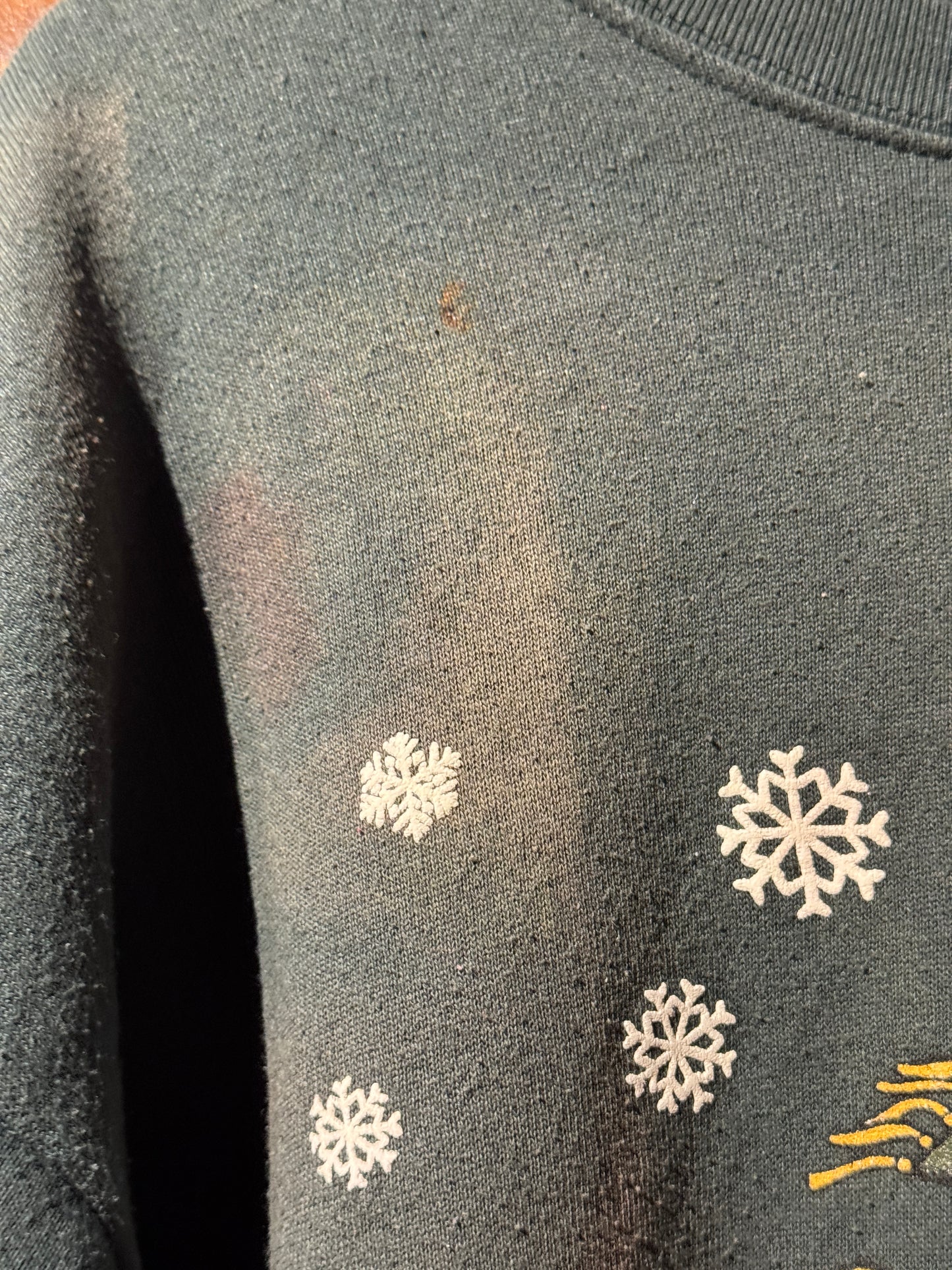 Vintage Green 'Pooh' Christmas Disney Crewneck Sweater [M/L]