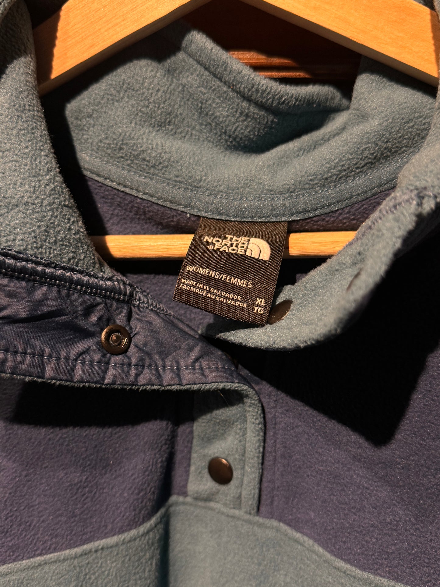 Two Tone 'The North Face' Long Sleeve Tee - Womens [XL]