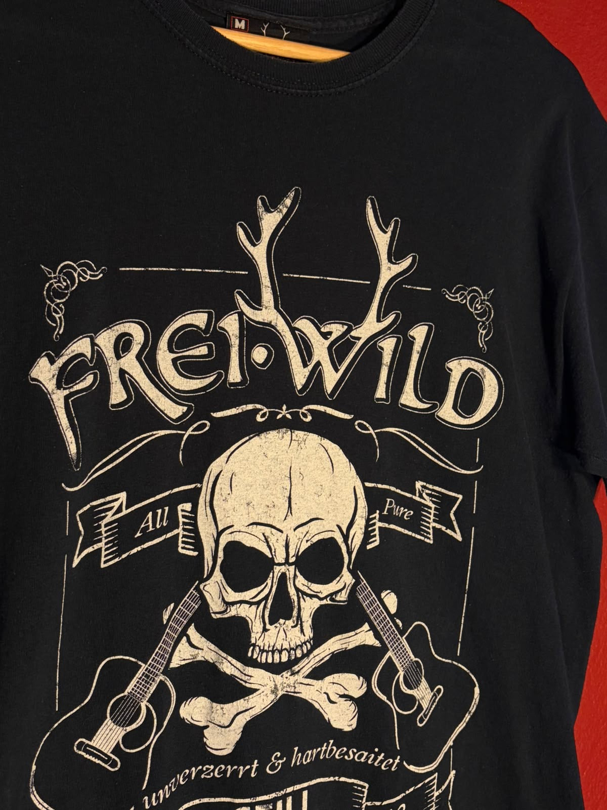 Frei.Wild Skull & Crossbones Graphic T-Shirt [M]